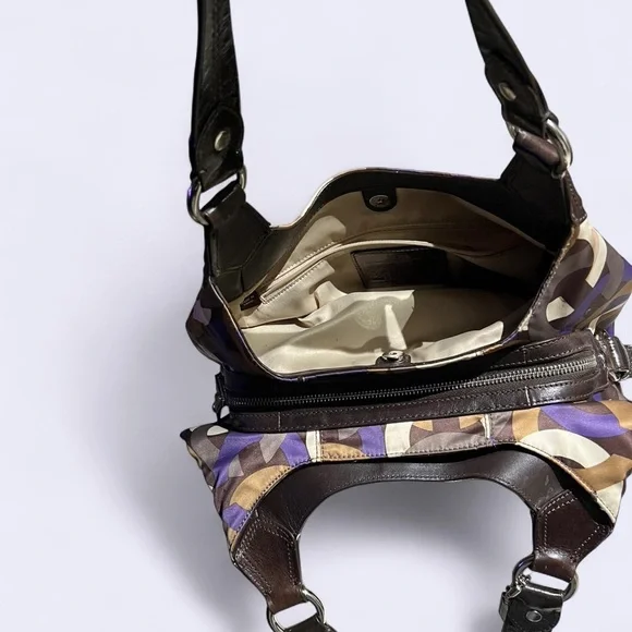 Coach - Picture 3 of 13